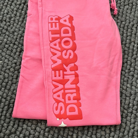 poppi Iconic Pink Sweatpants NWOT - Picture 2 of 5